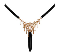 Jubilerskie open stringi ouvert, zdobione pierścieniami i wisiorkami w kolorze złotym, rozmiar S-L