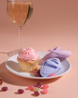 Figlarz na palcu - Wibrator na palec sterowany smartfonem SVAKOM z funkcją grzania wodoodporny