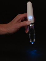 Hybrydowy, szklano-silikonowy wibrator z podświetleniem LED, prosty