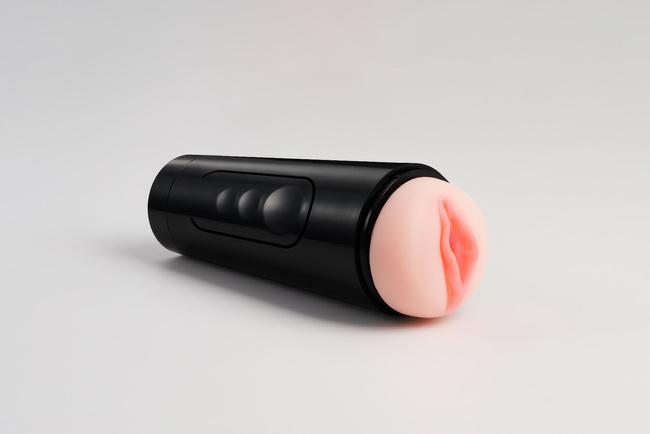 Cindy opiekunka dzieci - młoda, chętna cipka; masturbator anatomiczny w tubie z regulacją siły pieszczot penisa