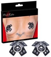 Nakładki naklejki na sutki. W kształcie czarnych skórzanych krzyży z metalowymi nitami i ringami, 2 sztuki