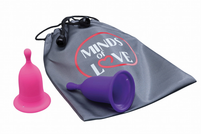 2 silikonowe kubeczki menstruacyjne z etui