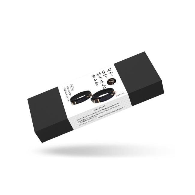 Wykwintne kajdanki na uda z licowej ścisłej skóry bydlęcej w kolorze głębokiej czerni z okuciami  z metalu w kolorze złota rozmiar M/L obwód max 81 cm