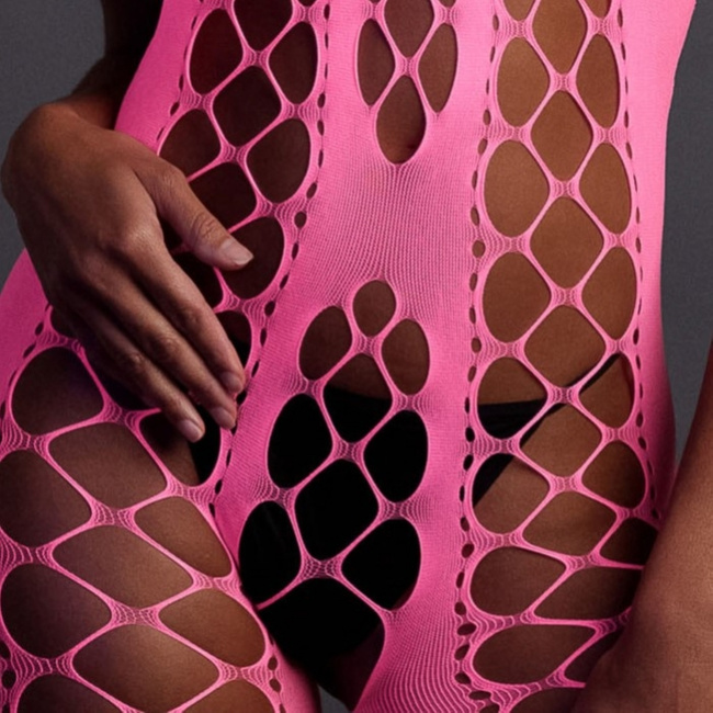 Fluorescencyjny, świecący w ciemnosci siateczkowy kostium z dekoltem typu halter, neonowy róż rozmiar XS/XL