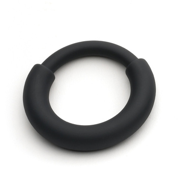 Czarny pojedynczy pierścień erekcyjny na penisa z płynnego silikonu z częściowym metalowym usztywnieniem
